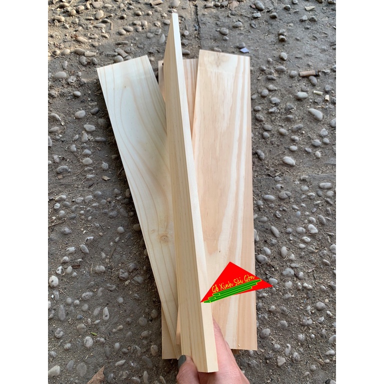 Thanh gỗ thông dày 1cm, dài 50cm, rộng 10cm đã bào láng đẹp 4 mặt phù hợp làm kệ, ốp tường, trang trí, decord