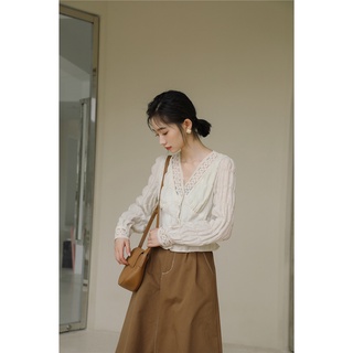 𝗺𝗶𝗲 𝘀𝘁𝘂𝗱𝗶𝗼 - Áo Chiffon cổ V phối ren điệu đà