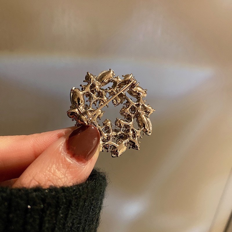 Ghim Cài Áo Hình Hoa Lá Đính Đá Cao Cấp Cá Tính Chống Chói Nước