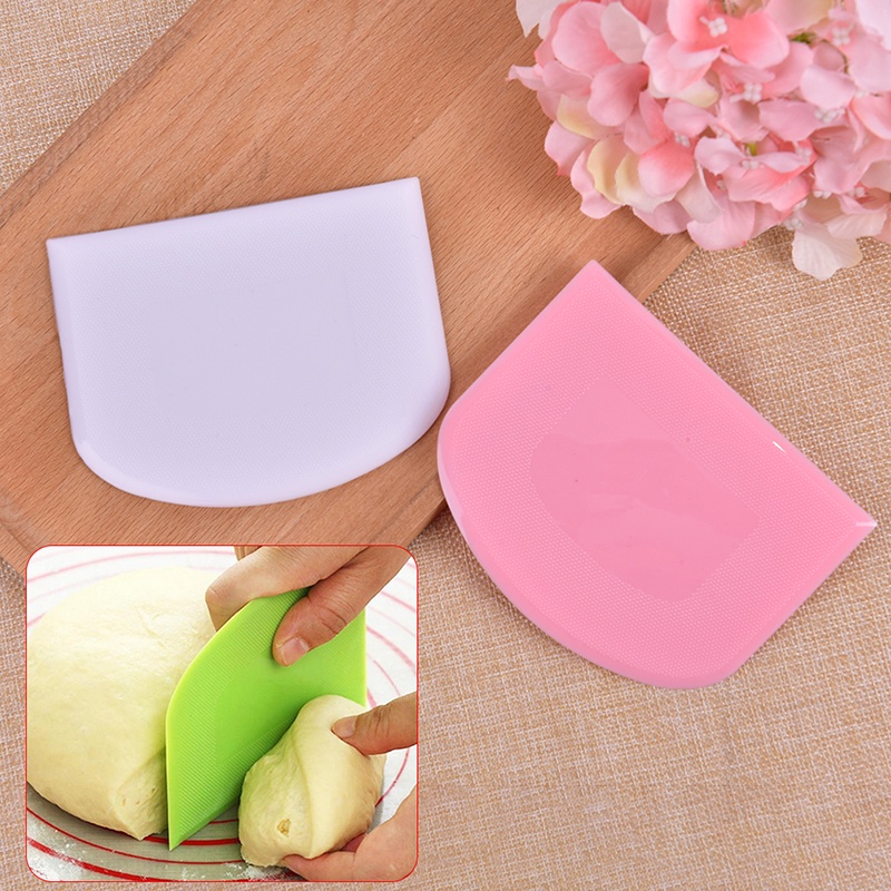 Dao Nướng Bánh Bằng Nhựa Tiện Dụng