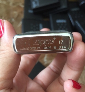 Zippo USA bạc xước