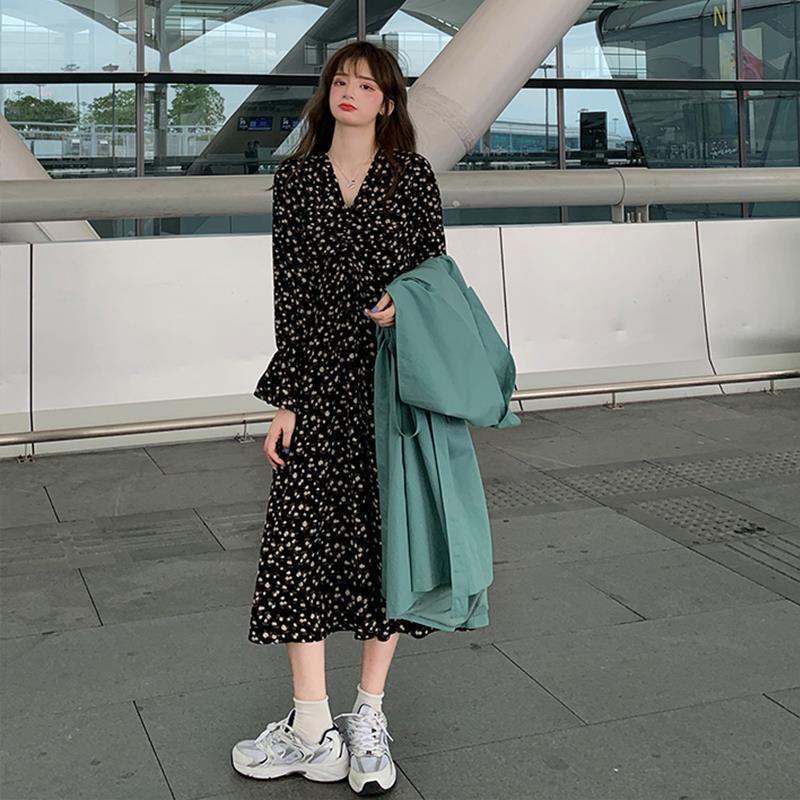 Đầm Hoa Tay Dài Cổ Chữ V Đáng Yêu Cho Nữ | BigBuy360 - bigbuy360.vn