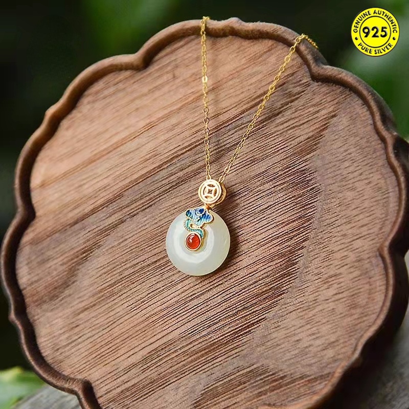 Vòng cổ mặt đá ngọc bích thời trang dành cho nữ