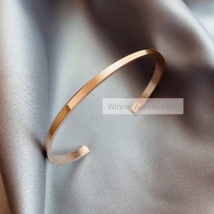 Vòng tay nữ titan Cuff trơn cổ điển | 3 màu | Size S/M