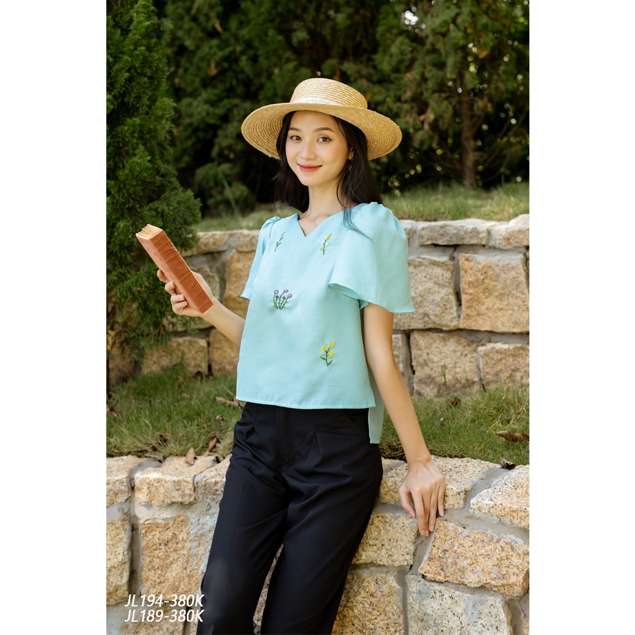 Jenny Le - Áo linen thêu tay nhành hoa rời Daisy Top JL194