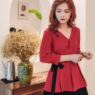 Áo chân xoè xếp ly + chân váy đen