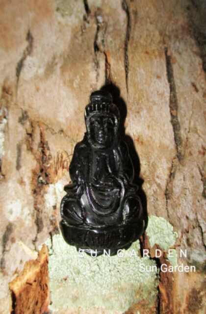 1232. MẶT DÂY CHUYỀN PHẬT QUAN THẾ ÂM BỒ TÁT CHẤT LIỆU SAN HÔ ĐEN