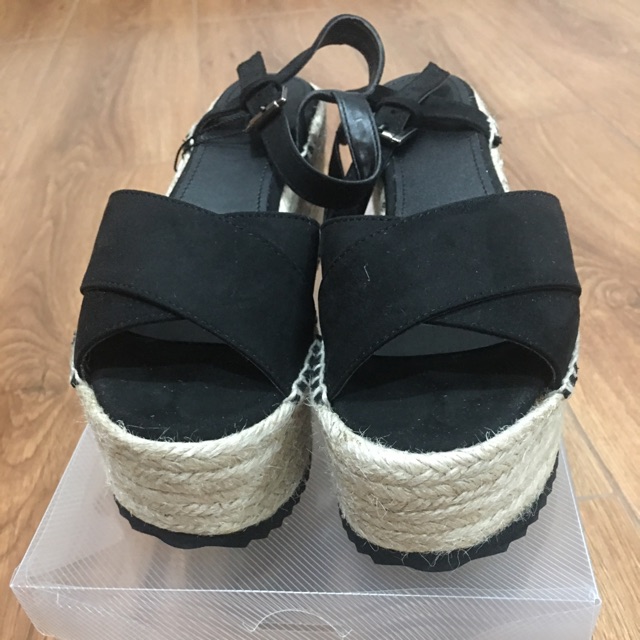 Giày bershka size 36