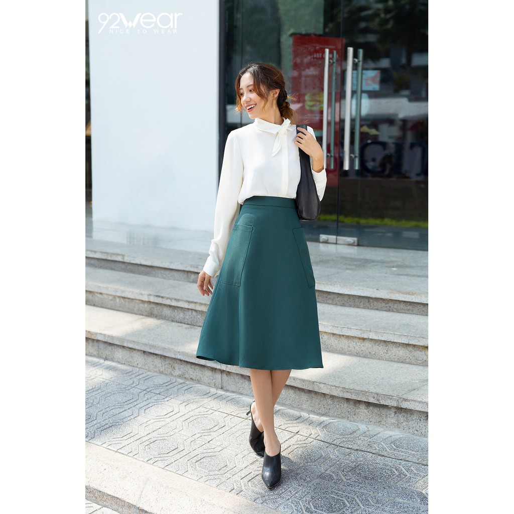Áo sơ mi nữ kiểu dáng thanh lịch vải lụa dài tay có nơ ASW0624 - 92WEAR | BigBuy360 - bigbuy360.vn