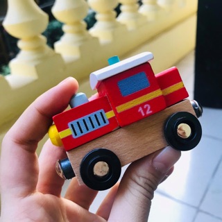 TÀU CỨU HOẢ NAM CHÂM