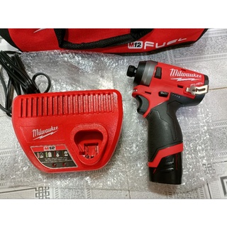 Máy bắt vít milwaukee 2553-20