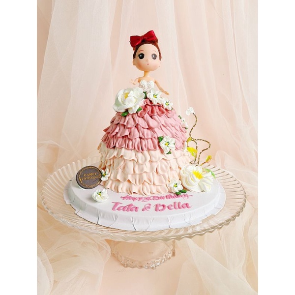 01 Búp bê nhựa cao 15cm trang trí bánh kem