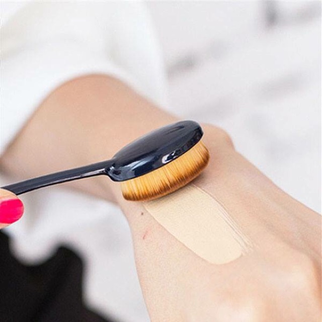 Cọ Thần Thánh MAGIQUE PROFESSIONAL OVAL MAKEUP BRUSH