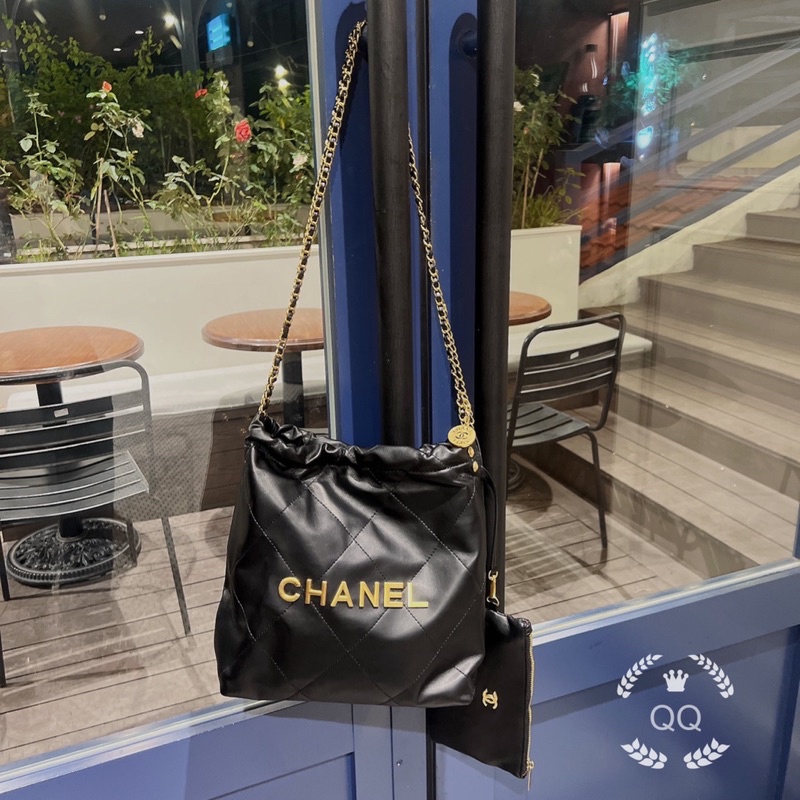 Túi chữ nổi quai xích 3 màu