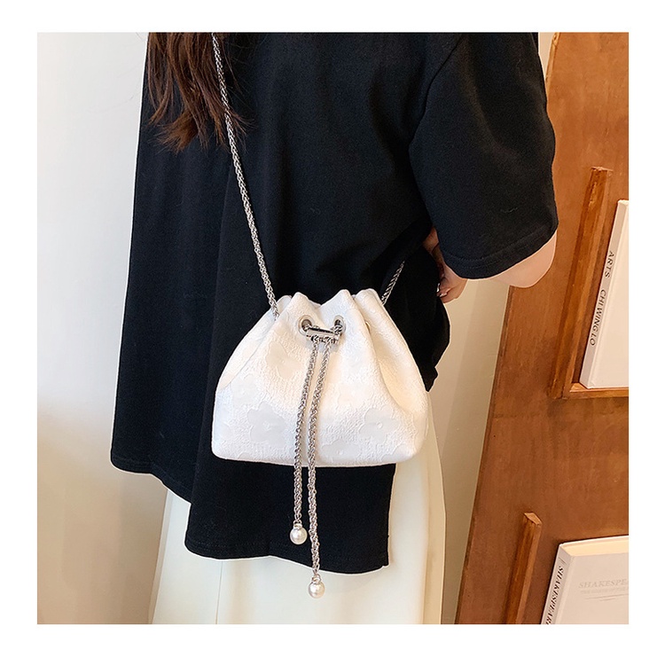 Túi đeo chéo vai JASMIN NOIR bằng vải có dây xích dành cho nữ