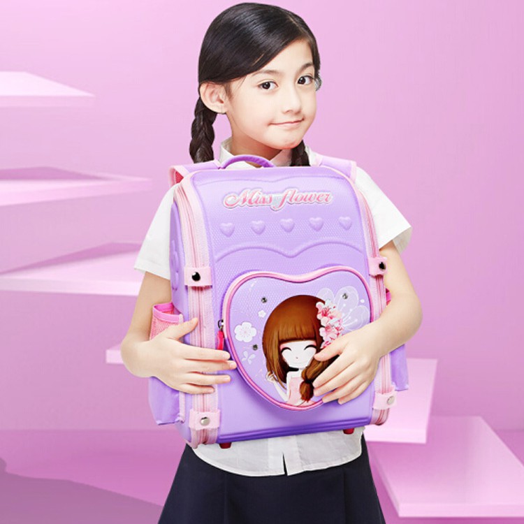 Balo học sinh hình cô gái chống gù lưng Nhật Bản