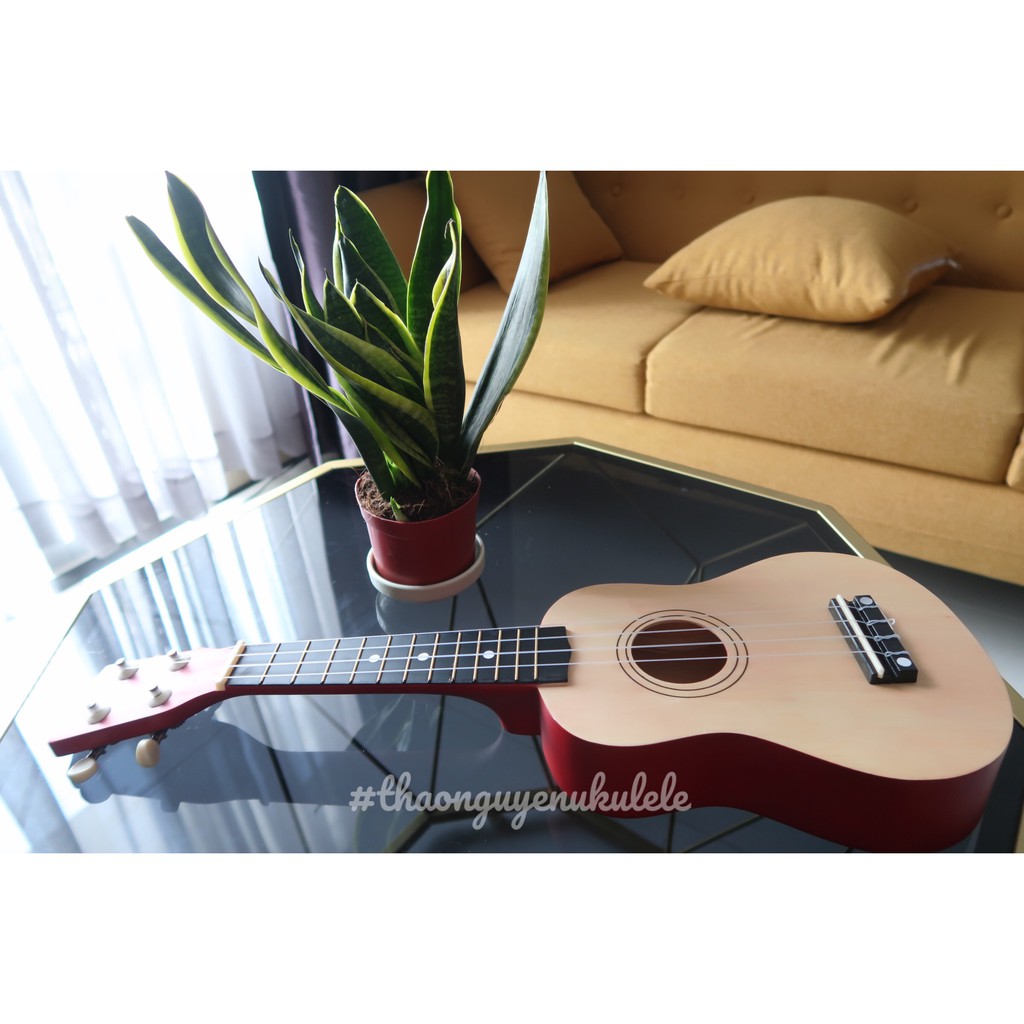 Đàn Ukulele Soprano màu gỗ lưng đỏ-Gỗ tốt 100%-Hình shop chụp