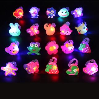 1 nhẫn hoạt hình có đèn LED cho bé