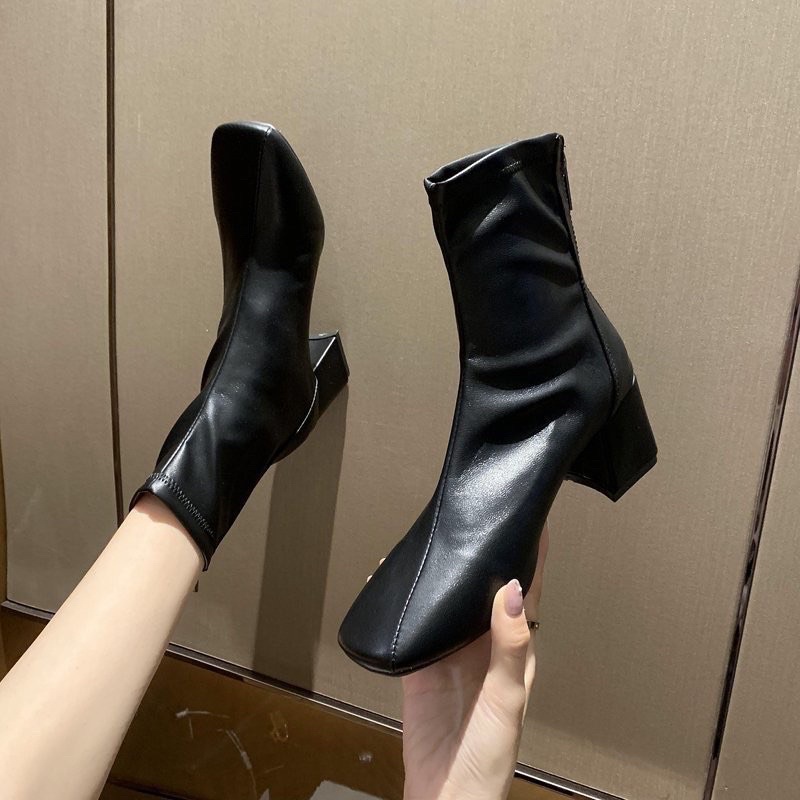 Bốt nữ chỉ vát lót lông khóa sau  mã 7089