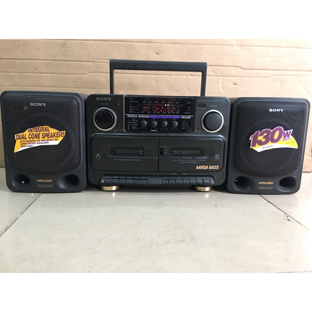 Radio Casset SONY 715s có cổng gắn được điện thoại nội địa Nhật