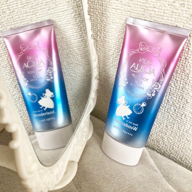 Kem chống nắng Skin aqua Tone up UV spf 50+ PA ++++