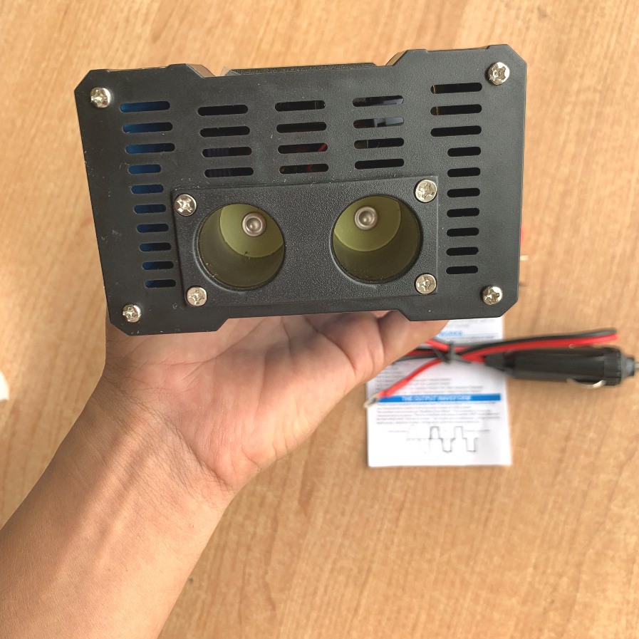 Bộ kích chuyển điện bình ắc quy từ 12V lên 220V INVERTER công suất 300W có màn LCD dùng tại gia đình, trên ô tô