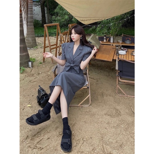 Set áo croptop và chân váy dài xẻ