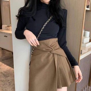 Chân váy chữ A xếp li