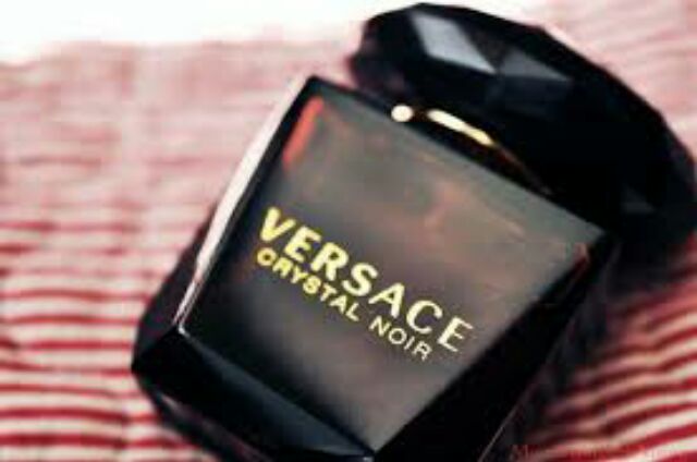 Nước hoa Versace Crystal Noir 5ml đen