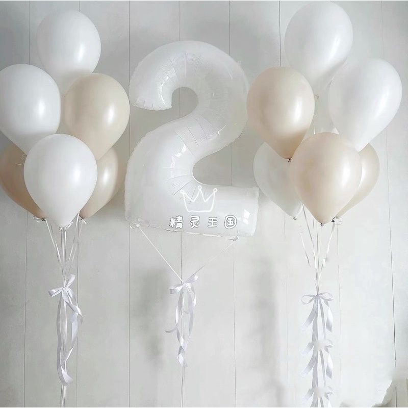 Bóng số size 40 inch màu trắng phong cách Hàn Quốc