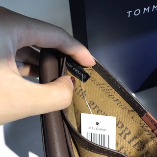 Ví tommy bao check code hàng chuẩn hãng
