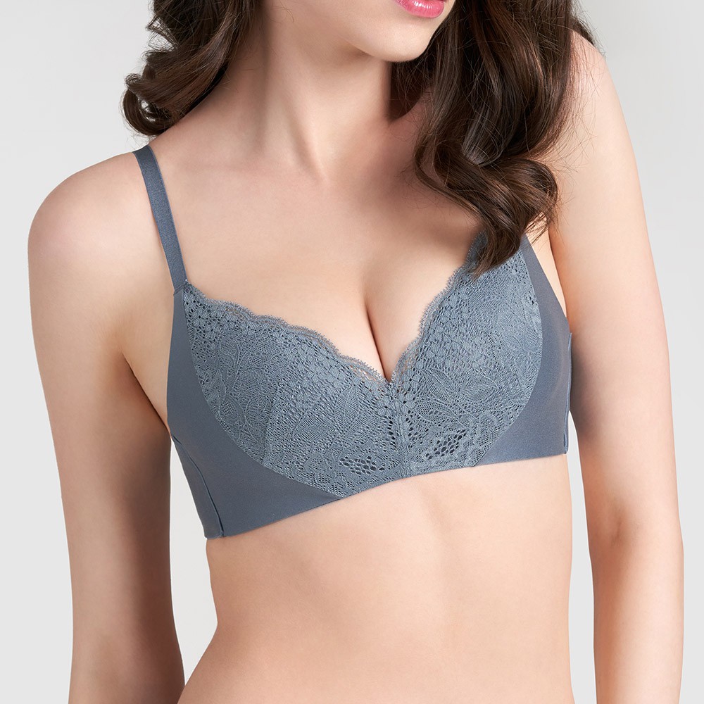 Áo ngực nữ Triumph 1621 không gọng, mút mỏng, 3 móc cài
