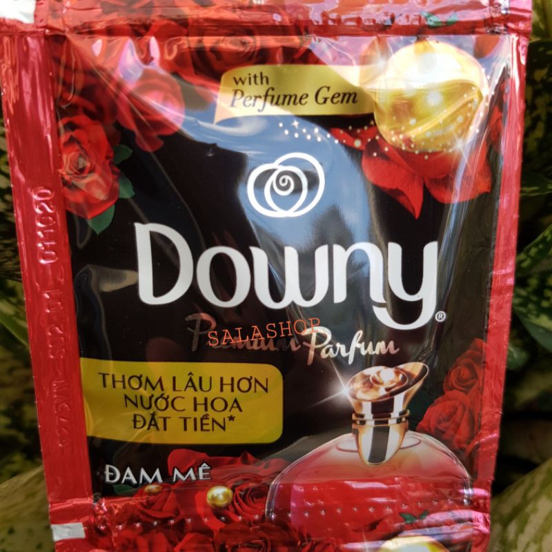 NƯỚC XẢ VẢI DOWNY ĐẬM ĐẶC DÂY 10 GÓI (Giao màu ngẫu nhiên)