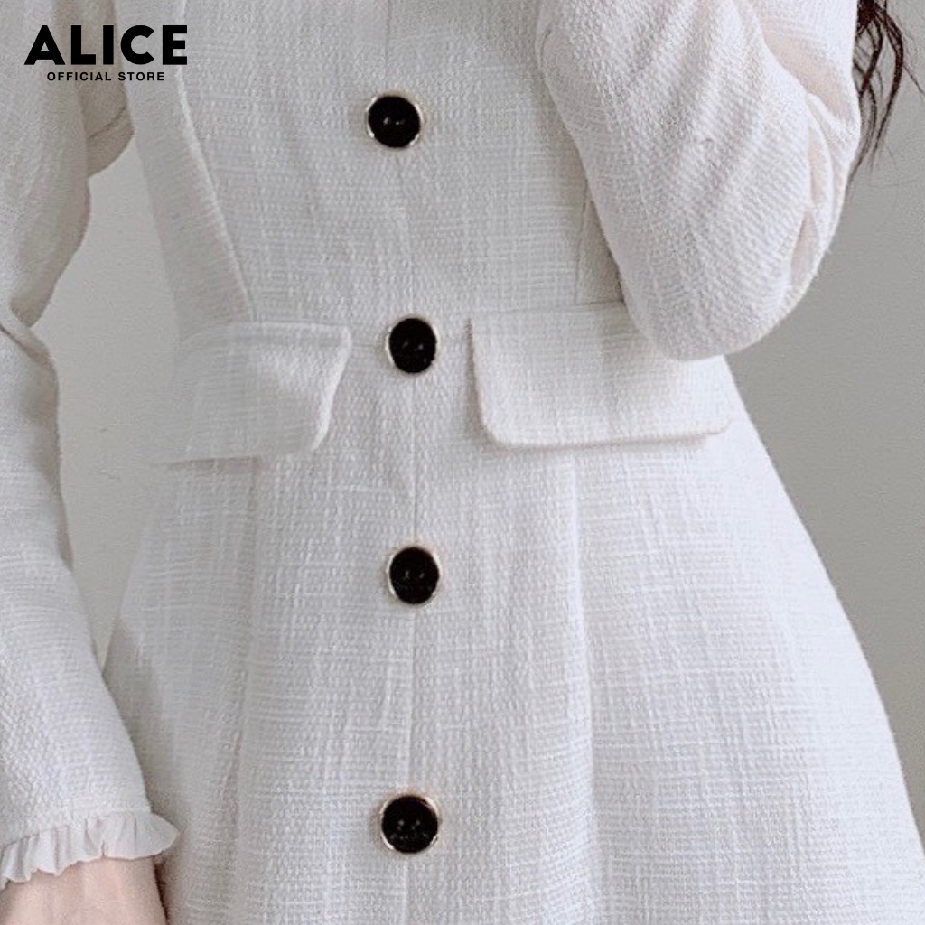 Váy Trắng Cổ Vuông Dài Tay ALICE Chất Vải Dạ Text Cao Cấp Lót Lụa Thiết Kế Dáng Xòe Phối Bèo Thân Váy V729 | BigBuy360 - bigbuy360.vn