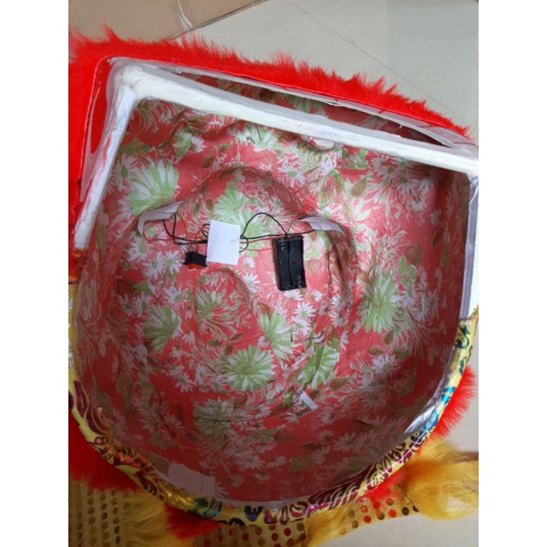 Đầu lân sư tử có pin hàng đẹp có đuôi kim sa cho trẻ em