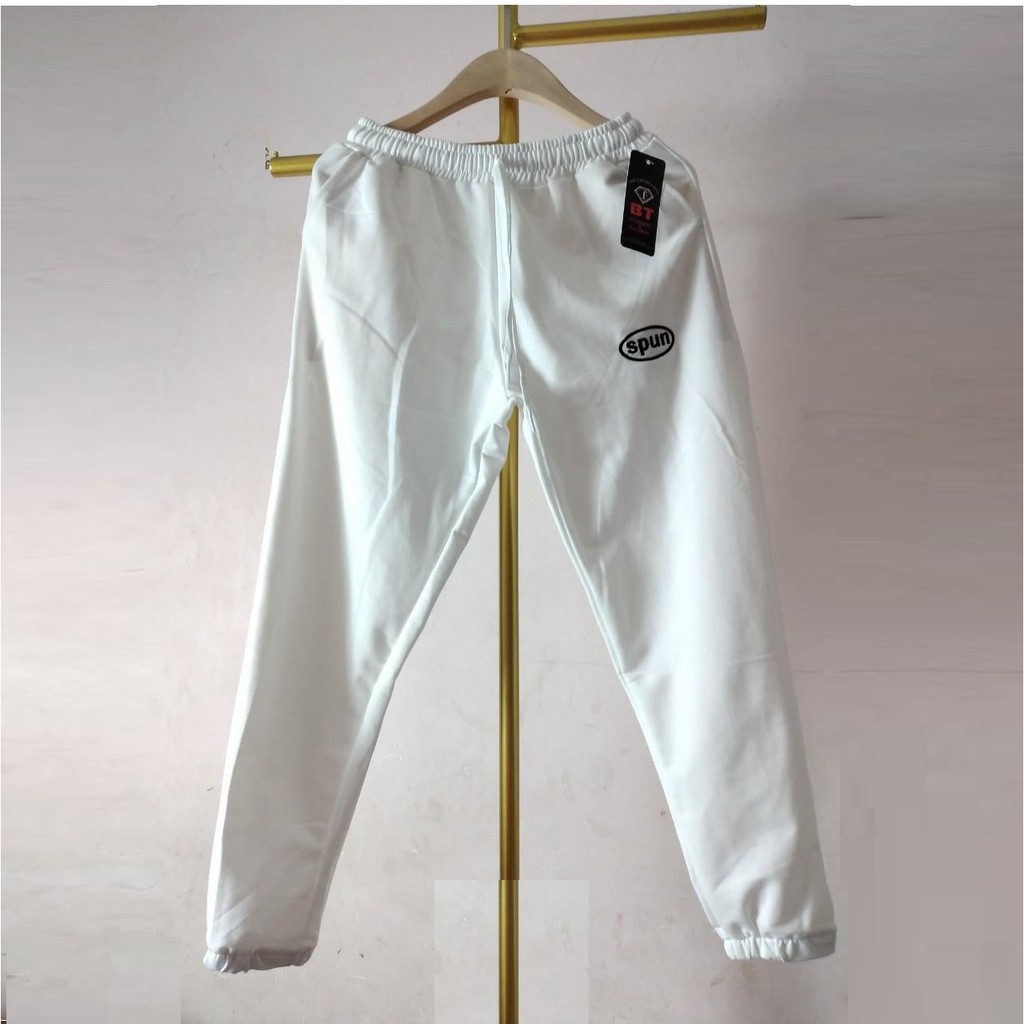 : : Áo Thun CropTop / Quần Jogger Phom Rộng  BAOTIN FASHION