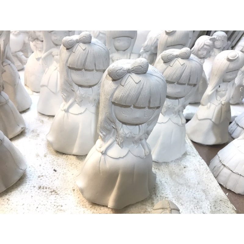 TƯỢNG TÔ MÀU CÔNG CHÚA CHO BÉ