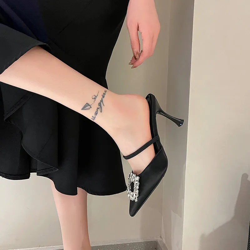 Dép cao gót mũi nhọn đính đá phong cách cổ điển thanh lịch dễ phối đồ thời trang mùa xuân 2022 dành cho nữ