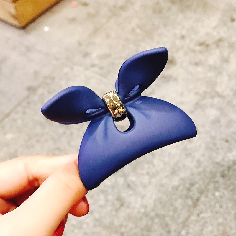 Kẹp tóc phối nơ xinh xắn cho nữ