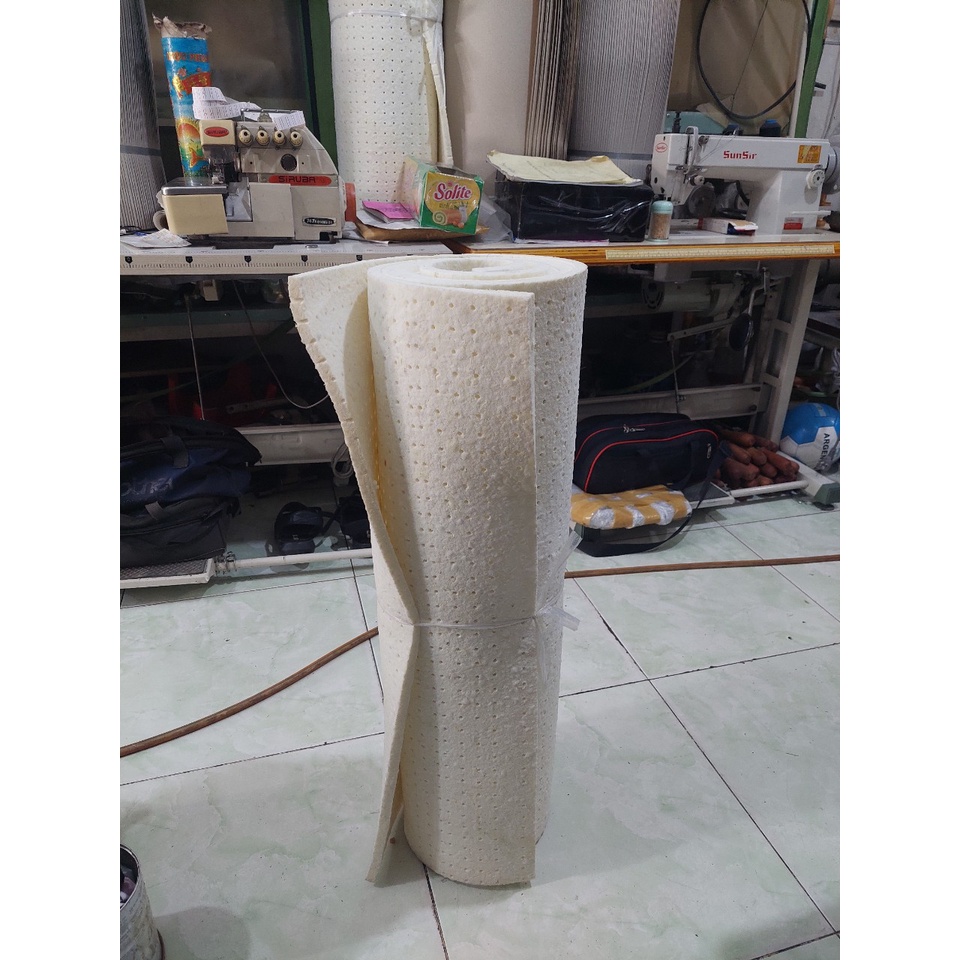 Mút lót bàn ủi có đục lỗ sẵn khổ 80x150cm
