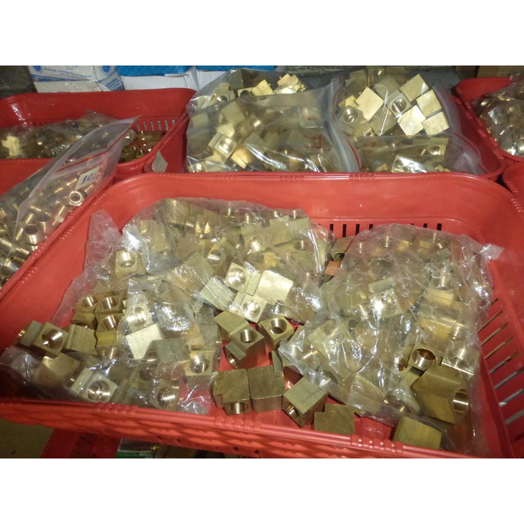 Co góc đồng thau