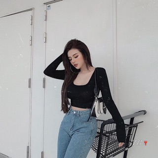 Áo thun cổ vuông