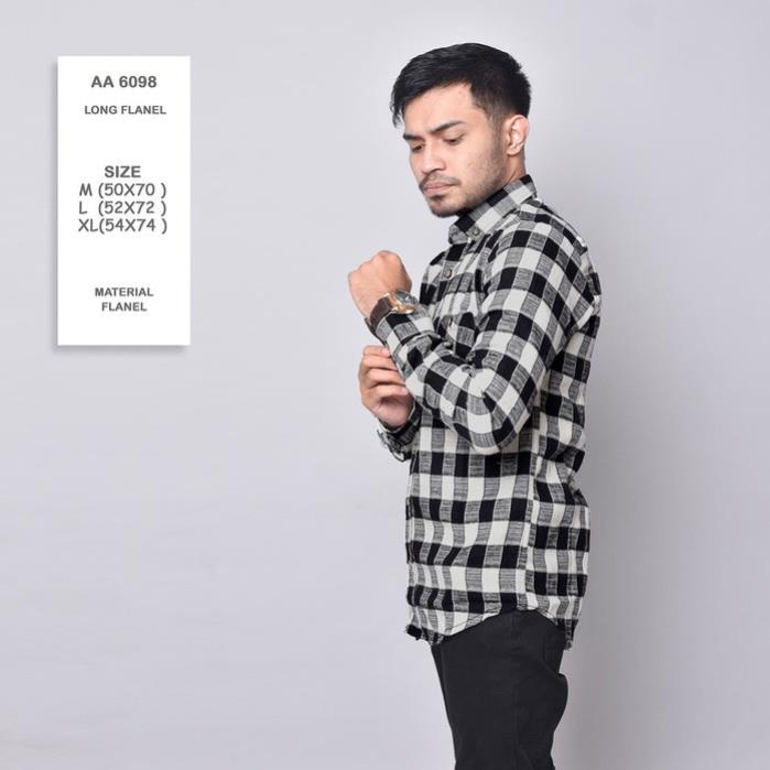 LEVIS Áo thun in chữ FLANEL LELAKI Guys NAVY - M OC803 thời trang cho tuổi teen !