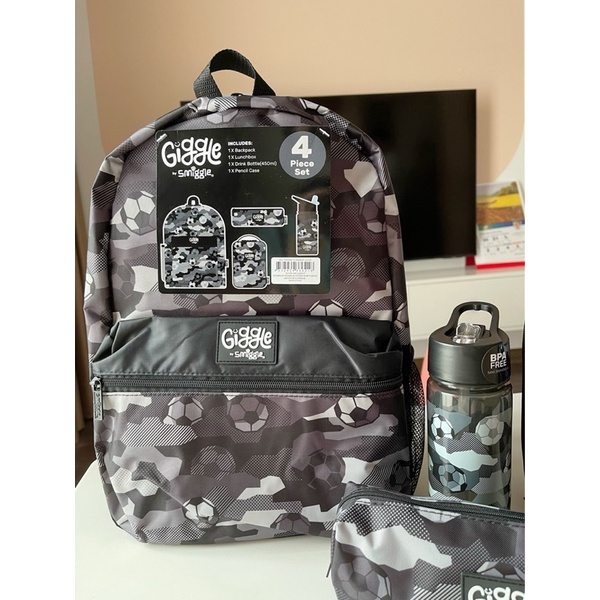 Có tách set, bộ balo, hộp bút, bình nước, lunchbox hình bóng đá cho bé trai
