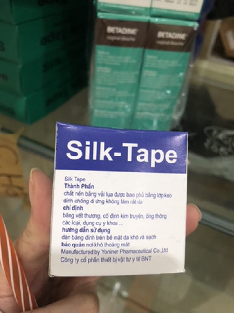 Hộp băng dính lụa silk tape (12 cuộn 1.25* 4)