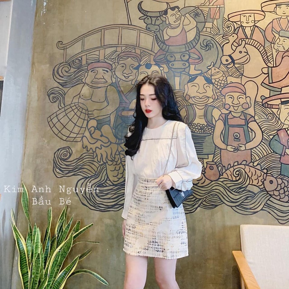 Chân váy be ngắn hoạ tiết