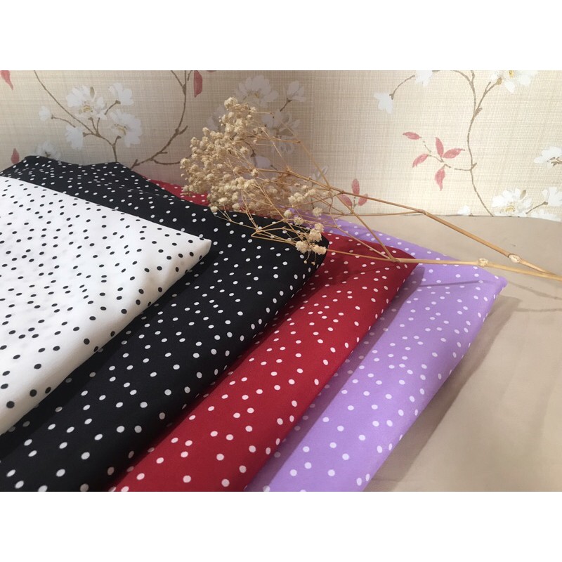 Vải lụa chấm bi