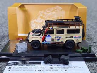 Xe Mô Hình Land Rover Defender 110 1:64 Master ( Kem )