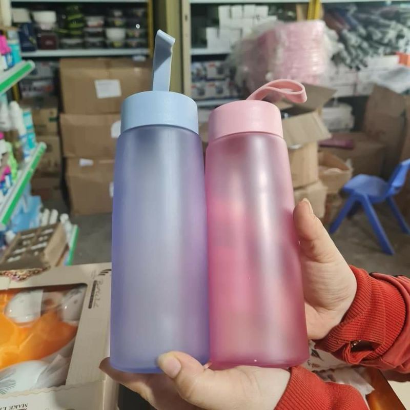 Bình thủy tinh Màu Ngẫu Nhiên siêu đẹp nắp vặn 400ml