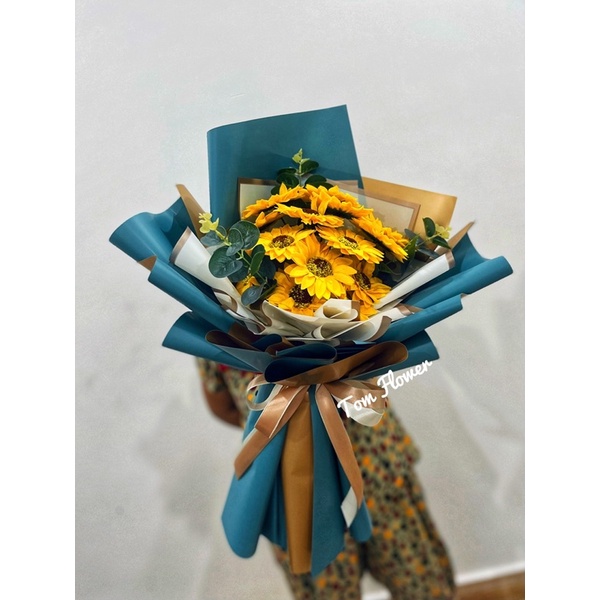 Bó Hoa Hướng Dương 15 Bông và Hướng Dương Mix Hoa Hồng cực xinh